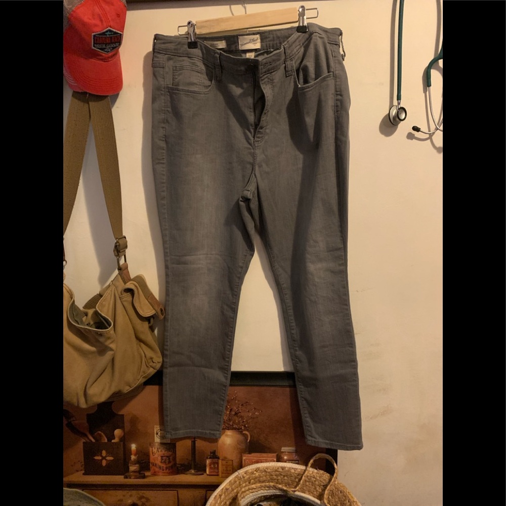 New without tags. Universal Thread high rise jeans 18/34R
